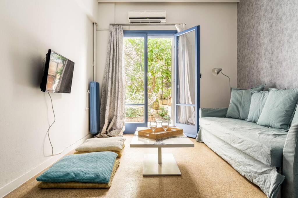Downtown Apt With Garden In Plaka Apartment เอเธนส์ ภายนอก รูปภาพ